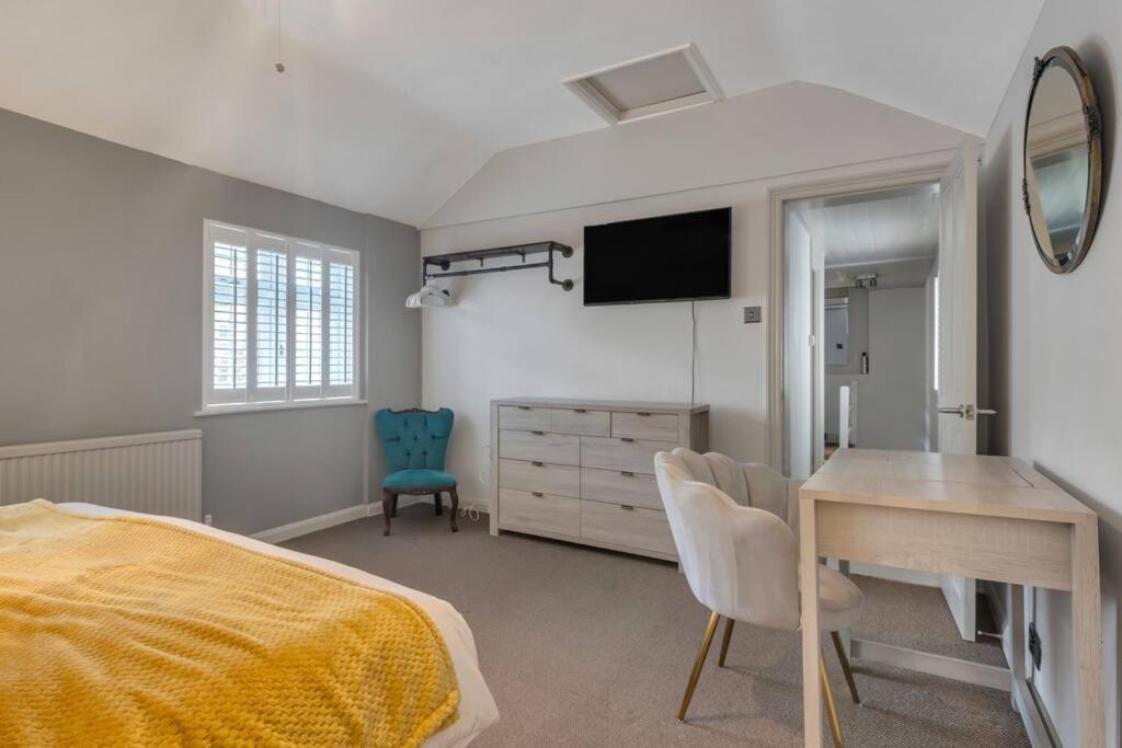 Two Bedroom Private Cottage With Private Parking Just By The Sea Herne Bay Buitenkant foto