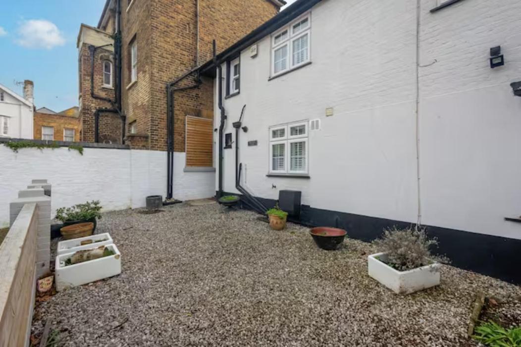 Two Bedroom Private Cottage With Private Parking Just By The Sea Herne Bay Buitenkant foto
