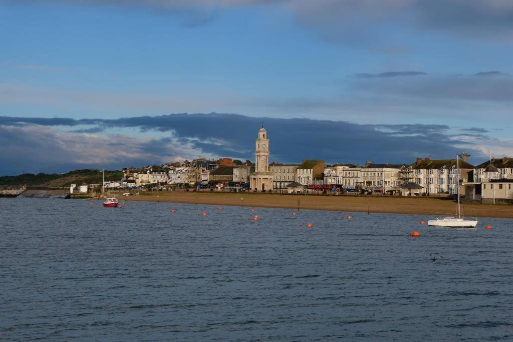 Two Bedroom Private Cottage With Private Parking Just By The Sea Herne Bay Buitenkant foto