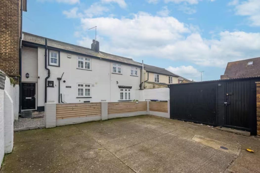 Two Bedroom Private Cottage With Private Parking Just By The Sea Herne Bay Buitenkant foto