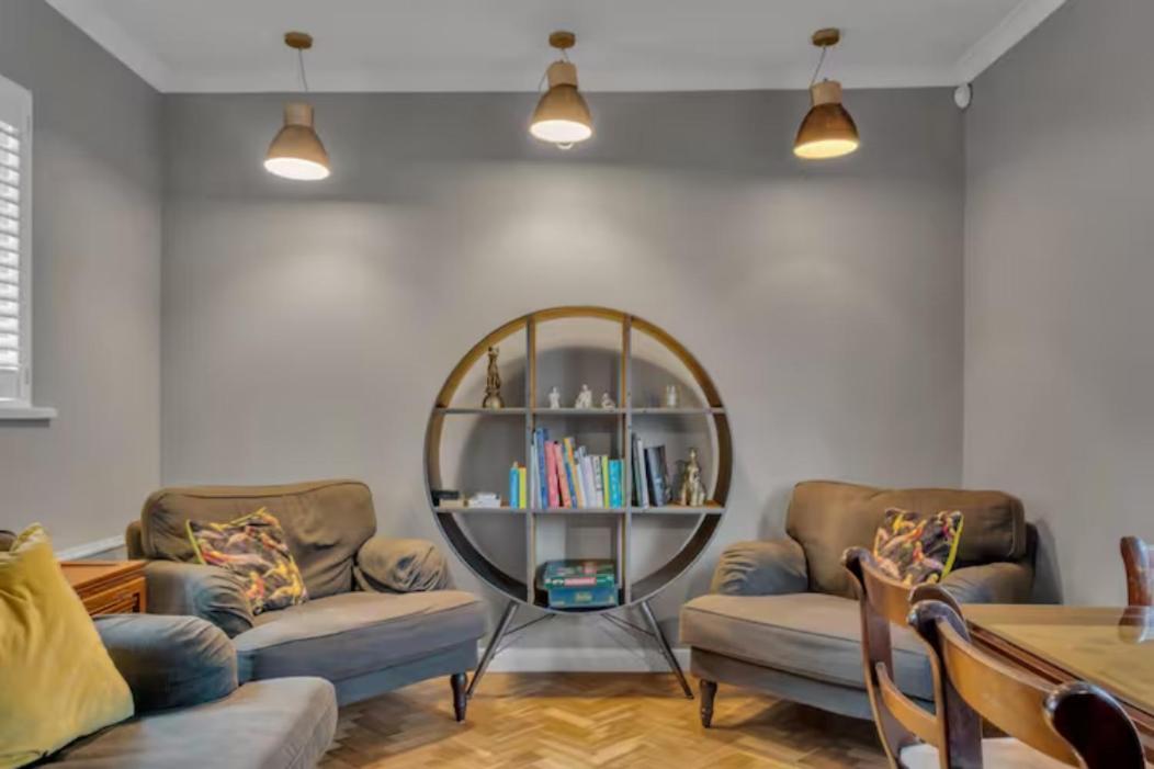 Two Bedroom Private Cottage With Private Parking Just By The Sea Herne Bay Buitenkant foto