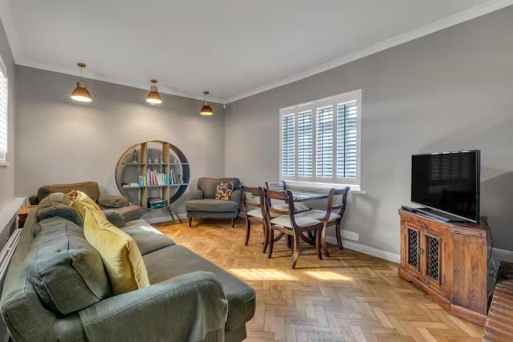 Two Bedroom Private Cottage With Private Parking Just By The Sea Herne Bay Buitenkant foto